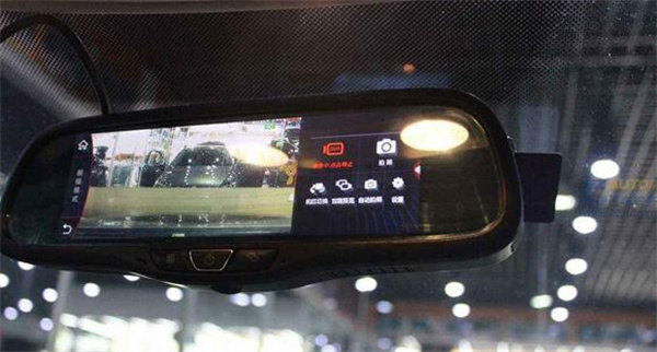 70���г���¼��app��������