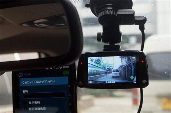 70���г���¼��app��������